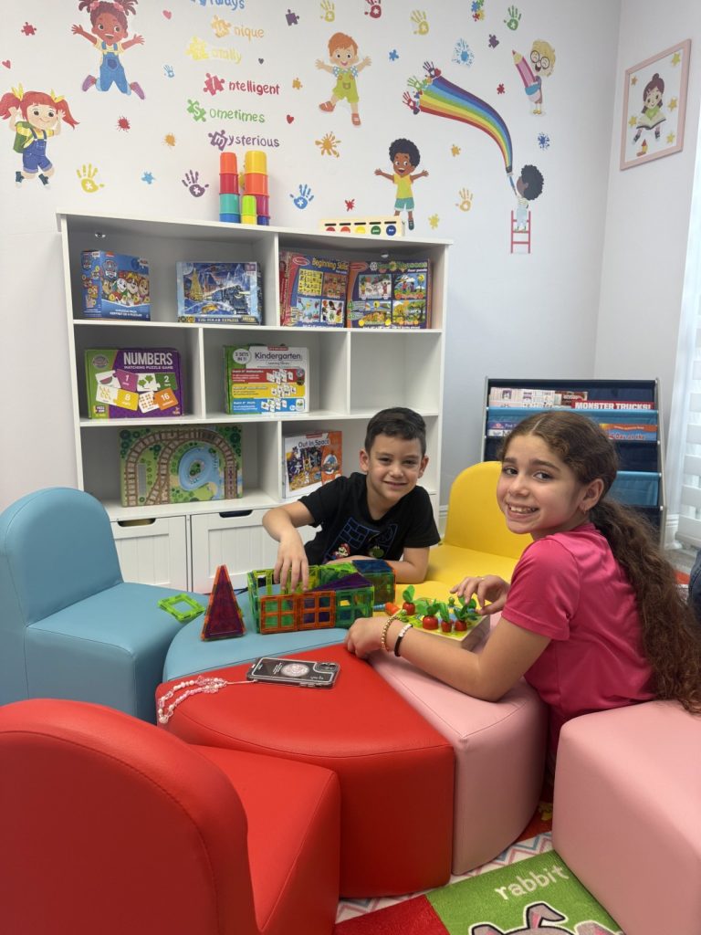 Behavioral Therapy in Miami - therapist working with child